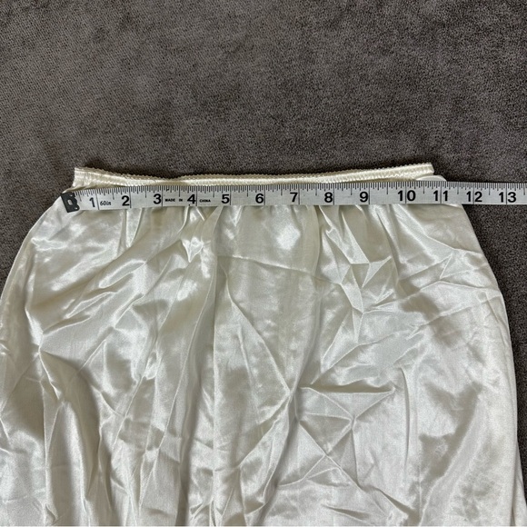 VINTAGE Set of Two Slips - Picture 3 of 10